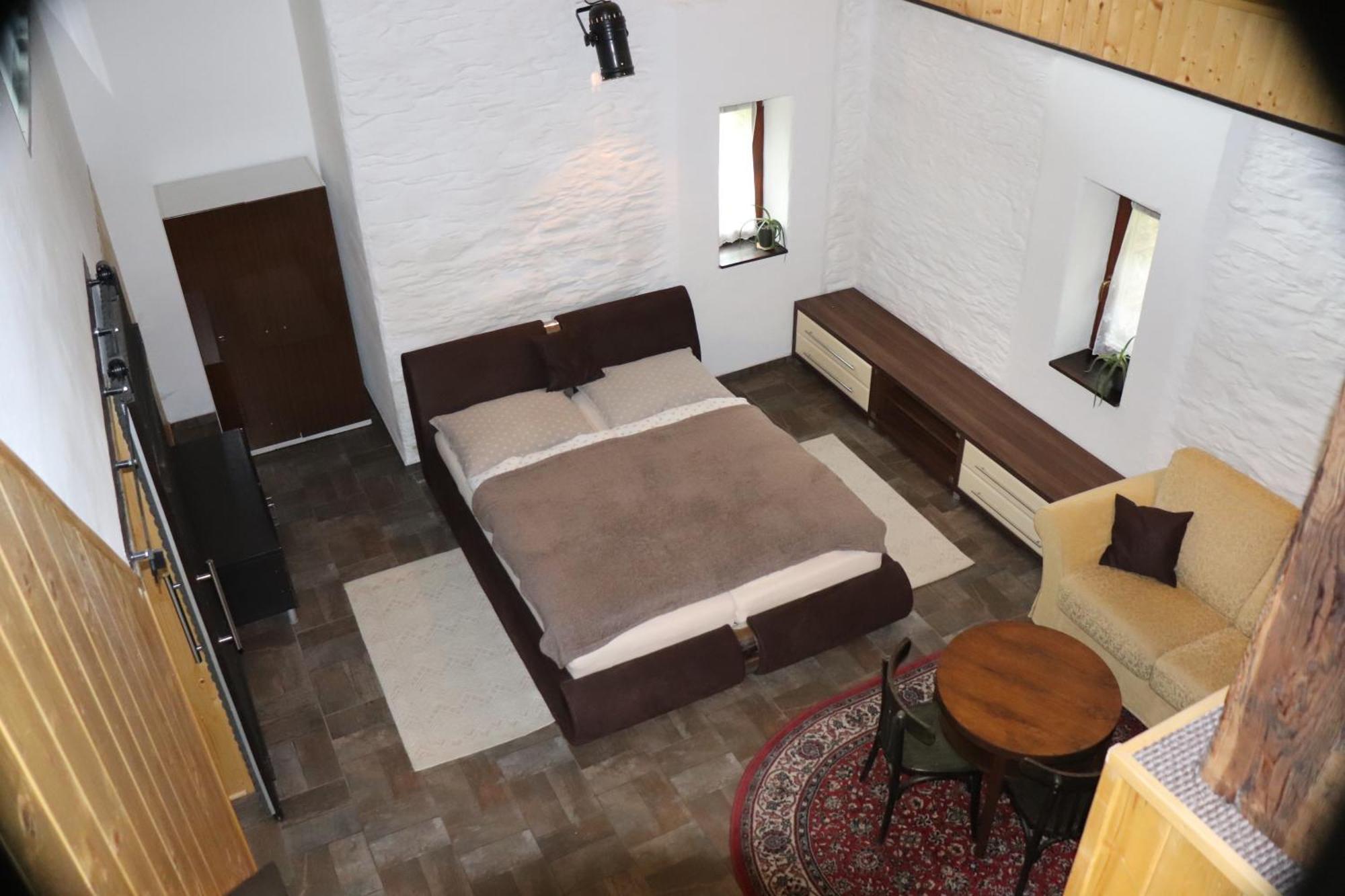 Hostinec Stara Krcma Стратена Экстерьер фото