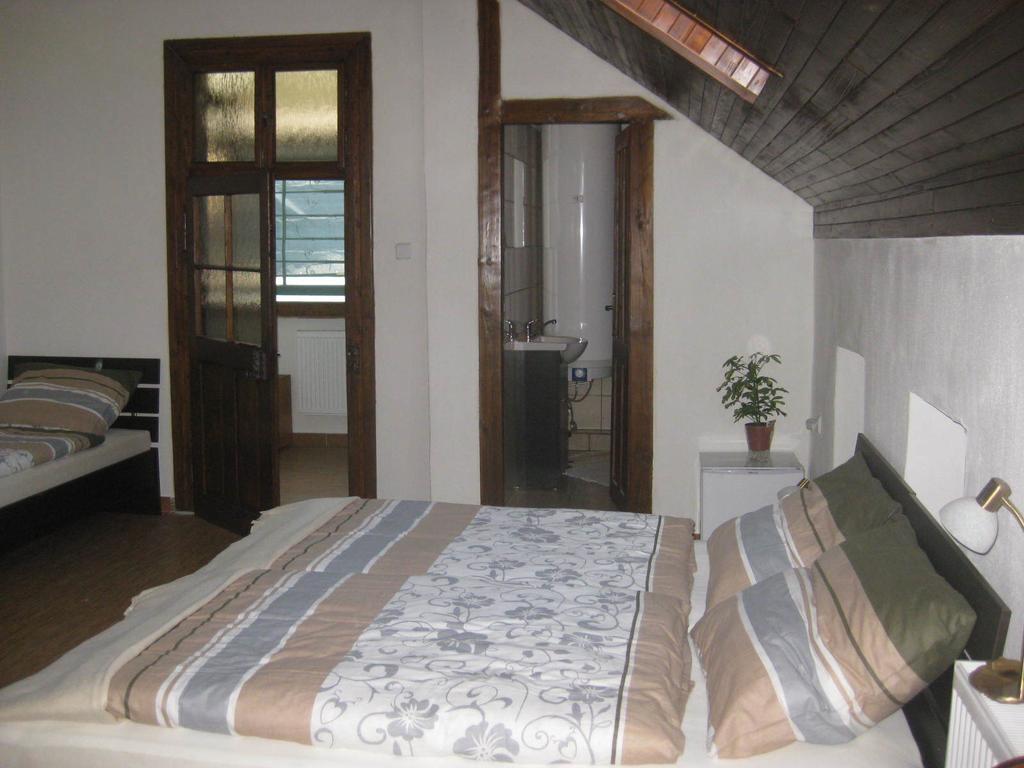 Hostinec Stara Krcma Стратена Номер фото